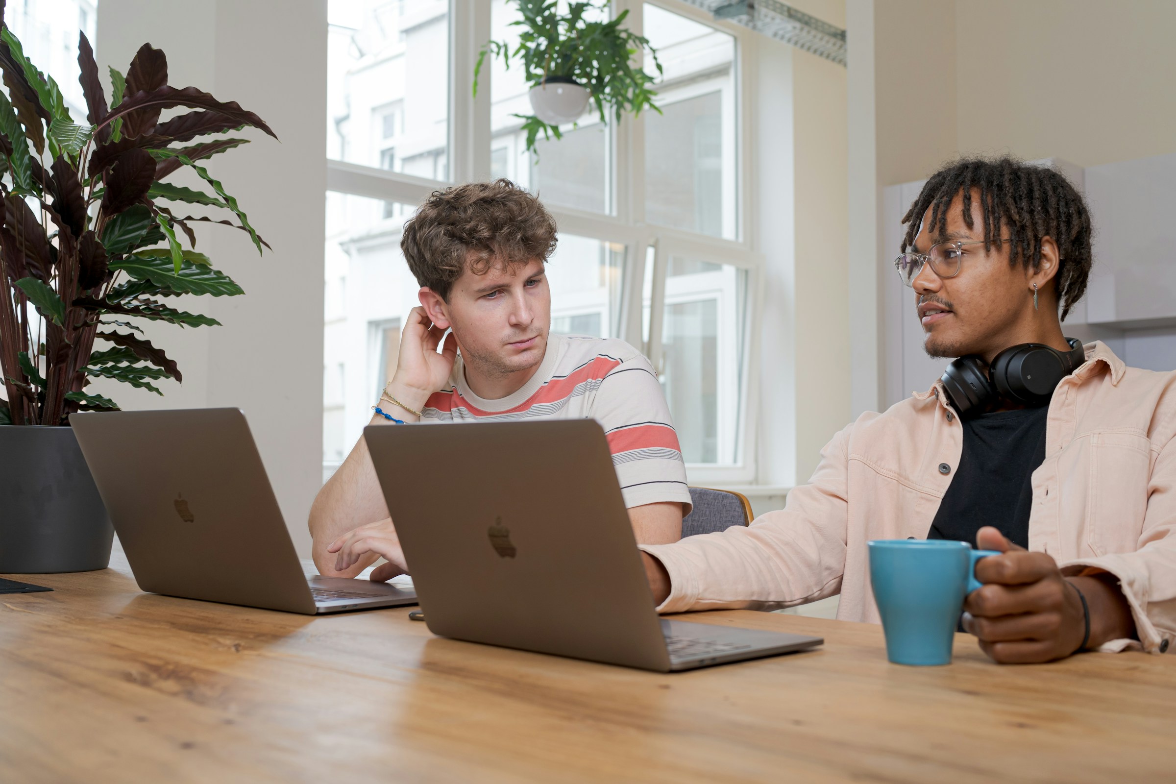 students on a laptop - Healthcare Data Management Software